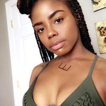 Rial , 28  female escort, Dothan